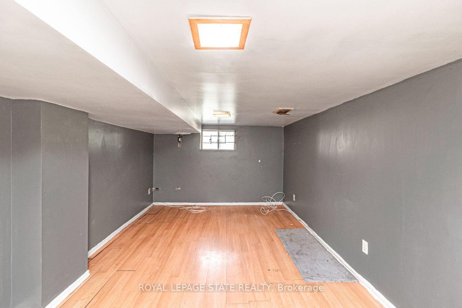 Photo 50 of 75 Kensington Avenue N, Hamilton, Crown Point — HOMEH