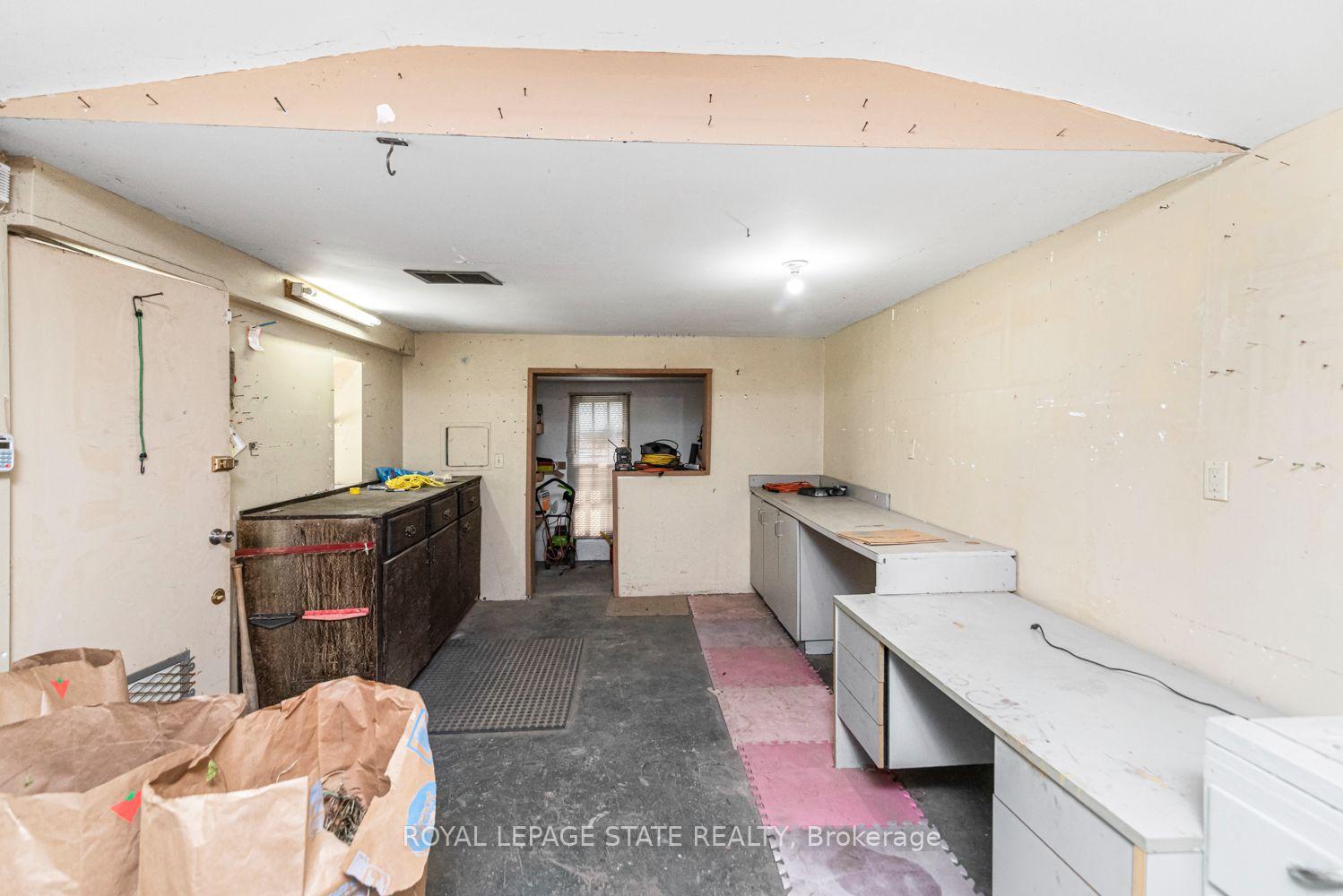 Photo 52 of 75 Kensington Avenue N, Hamilton, Crown Point — HOMEH