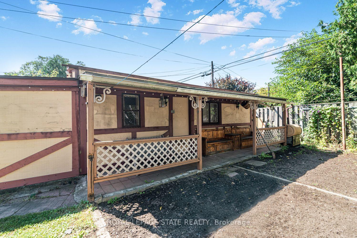 Photo 53 of 75 Kensington Avenue N, Hamilton, Crown Point — HOMEH