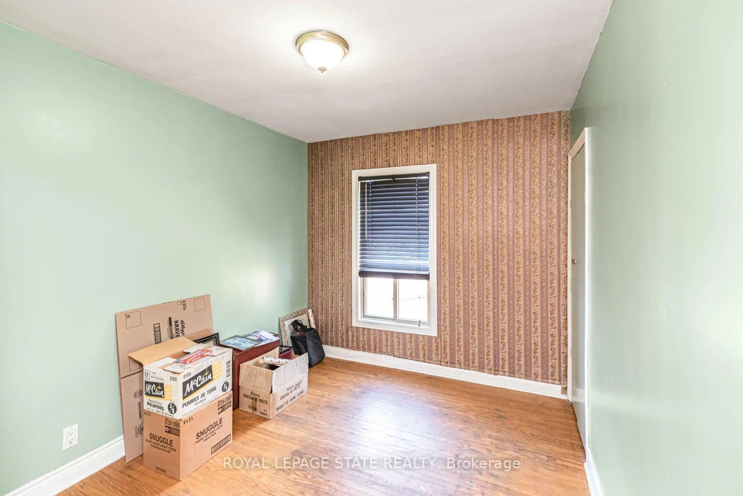 Photo 29 of 75 Kensington Avenue N, Hamilton, Crown Point — HOMEH