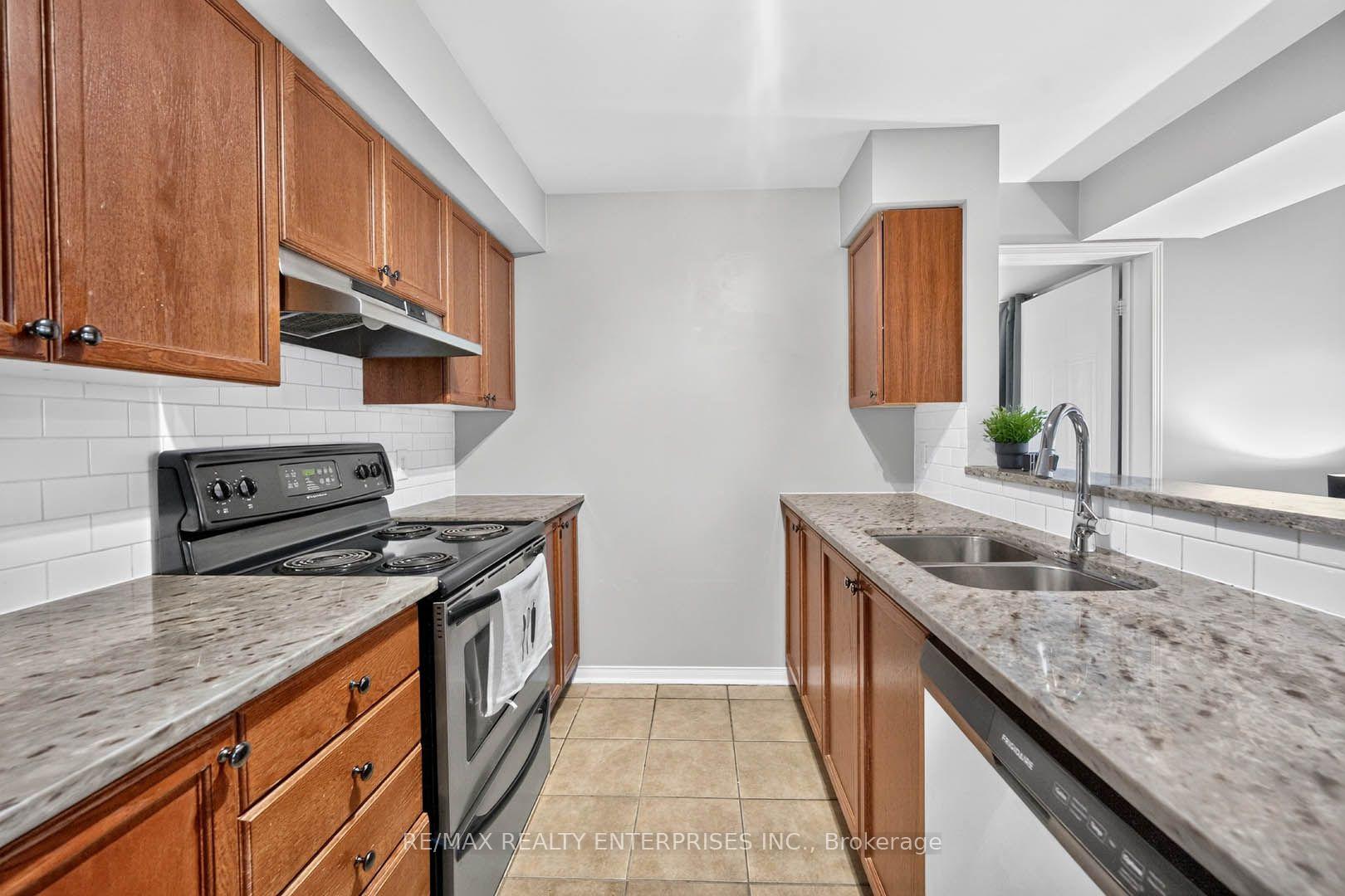 Photo 12 of Unit 145, 4975 Southampton Drive, Mississauga, Churchill Meadows — HOMEH