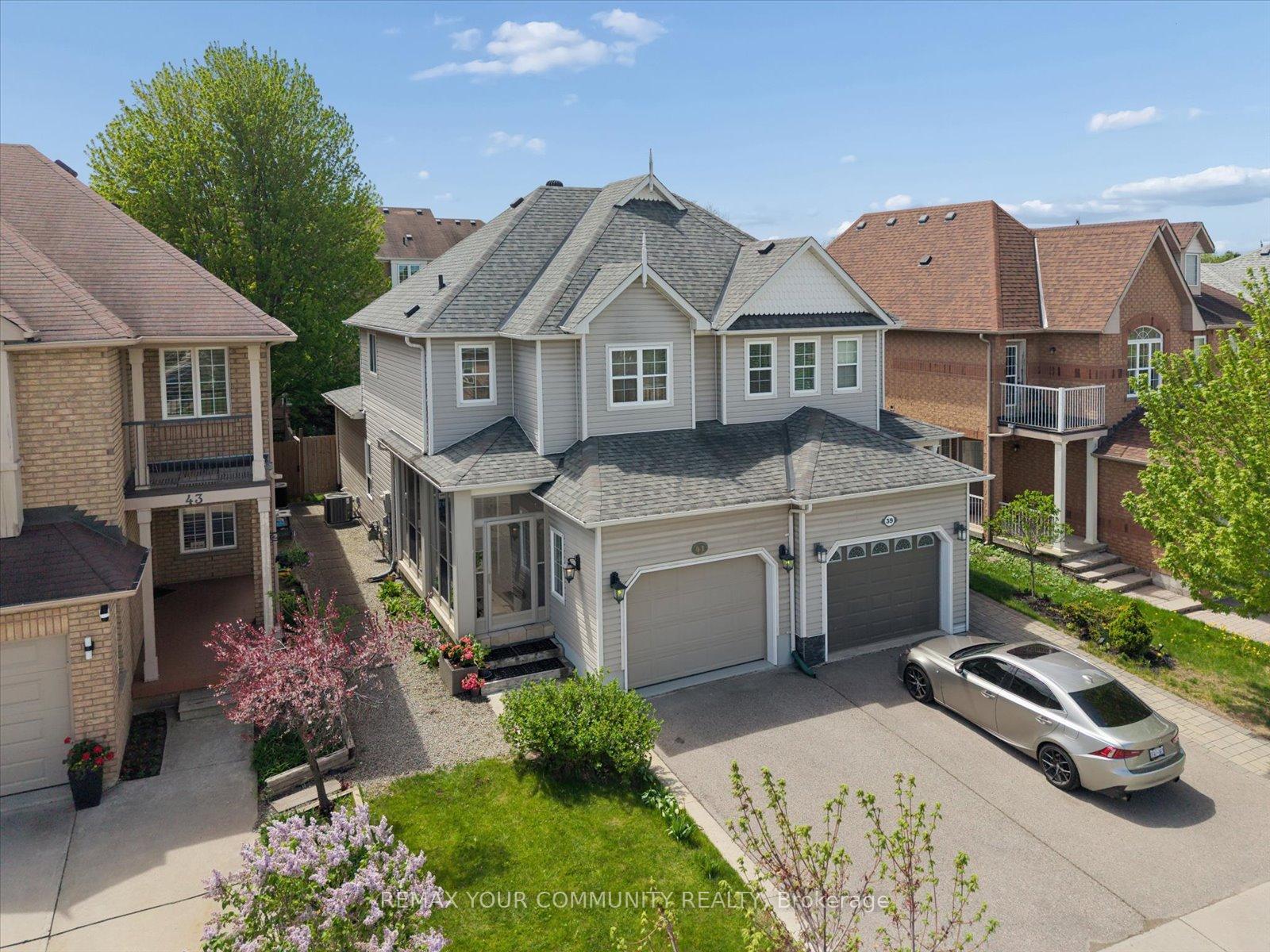 Photo 2 of 41 Old Colony Road, Richmond Hill, Oak Ridges Lake Wilcox — HOMEH