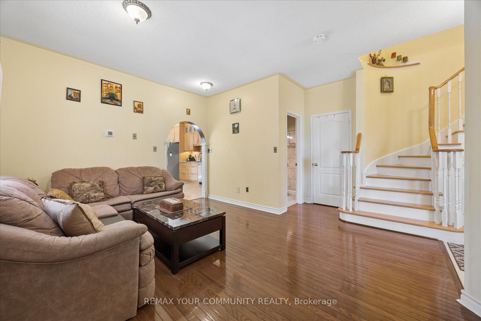 Photo 10 of 41 Old Colony Road, Richmond Hill, Oak Ridges Lake Wilcox — HOMEH