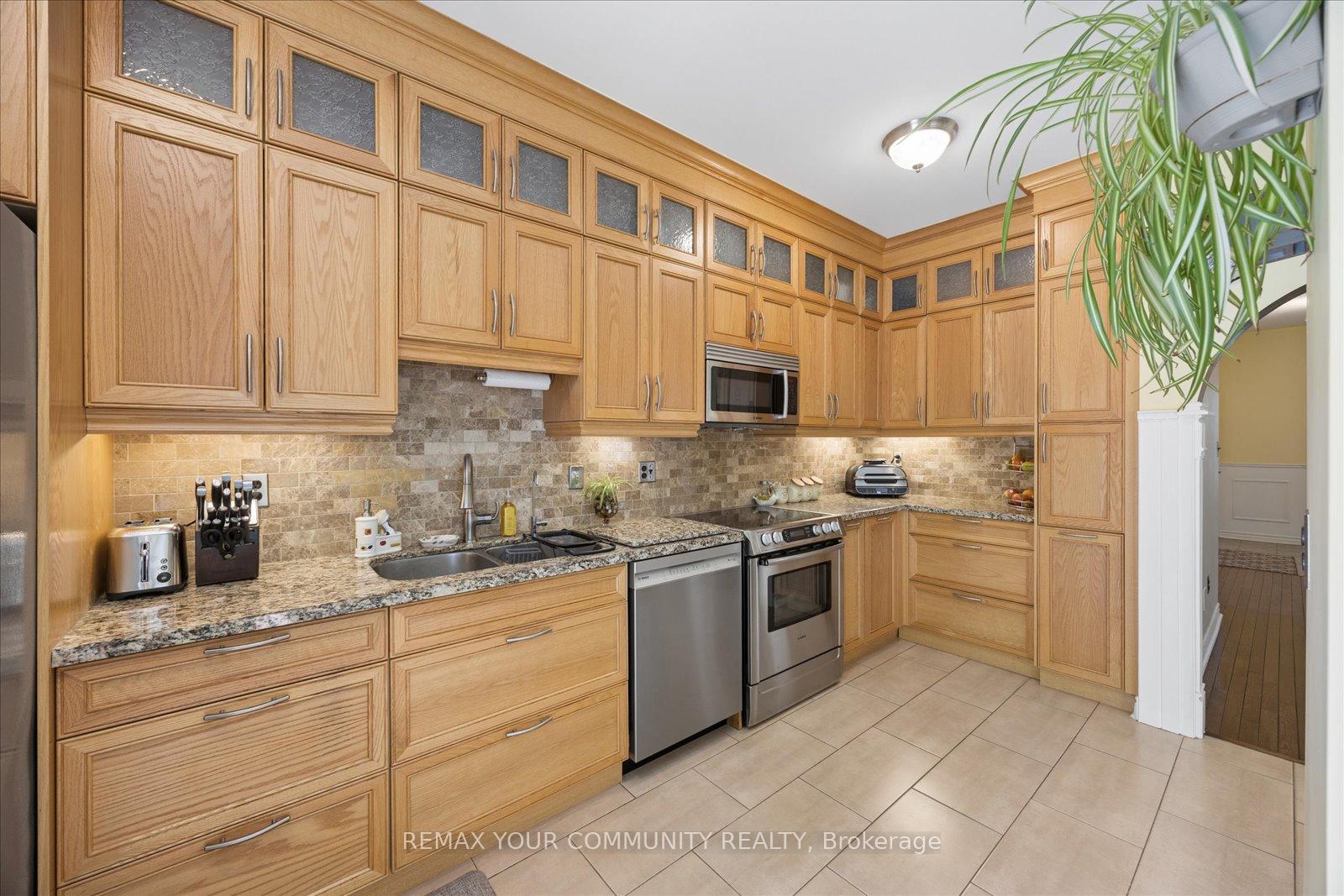 Photo 15 of 41 Old Colony Road, Richmond Hill, Oak Ridges Lake Wilcox — HOMEH