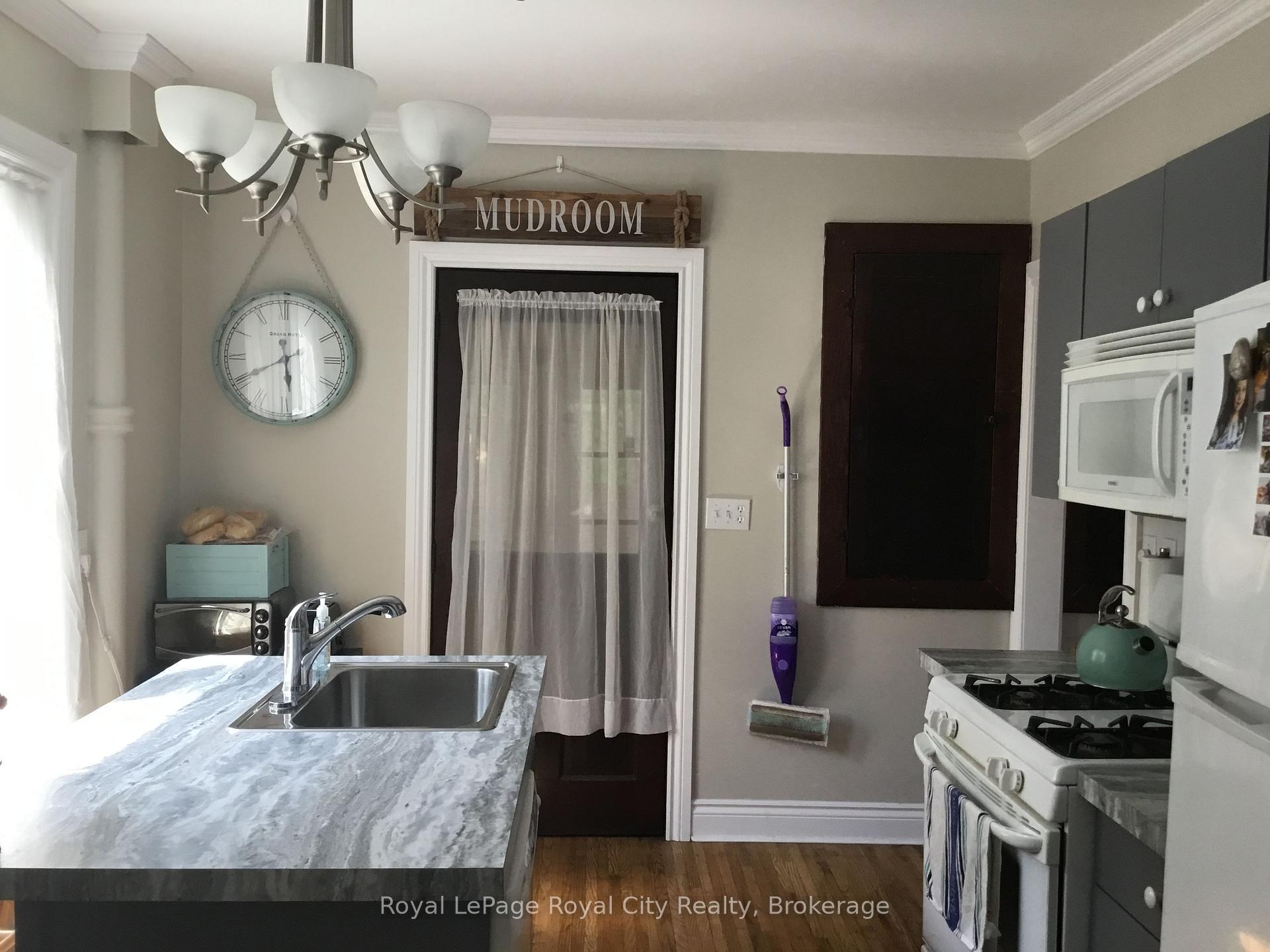 Photo 5 of 170 Arthur Street S, Guelph, St. Patrick's Ward — HOMEH