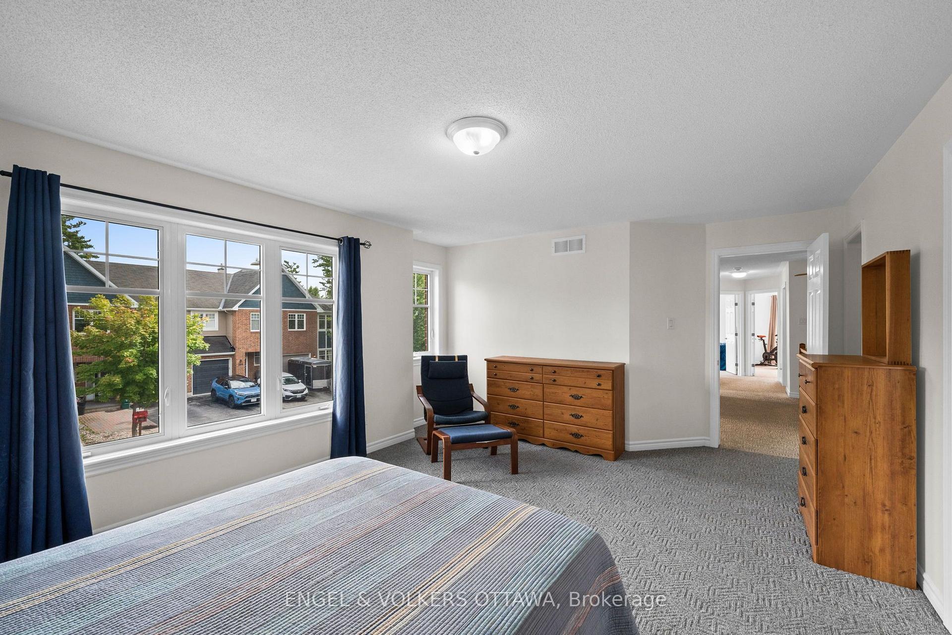 Photo 16 of 268 Horseshoe Crescent, Ottawa, Stittsville (North) — HOMEH