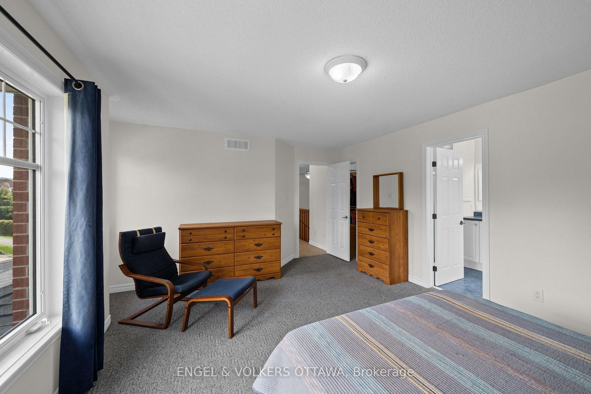 Photo 17 of 268 Horseshoe Crescent, Ottawa, Stittsville (North) — HOMEH