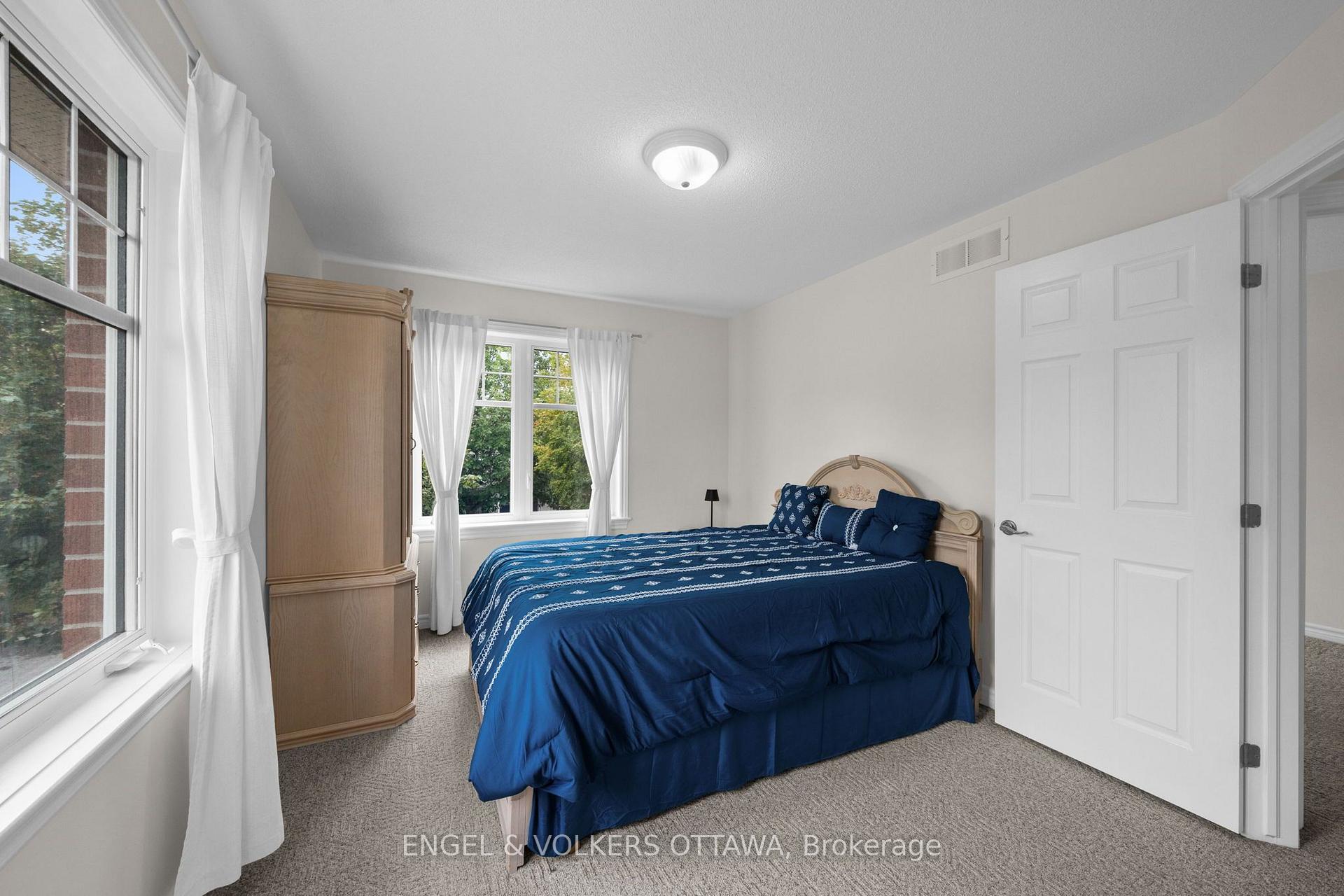 Photo 21 of 268 Horseshoe Crescent, Ottawa, Stittsville (North) — HOMEH