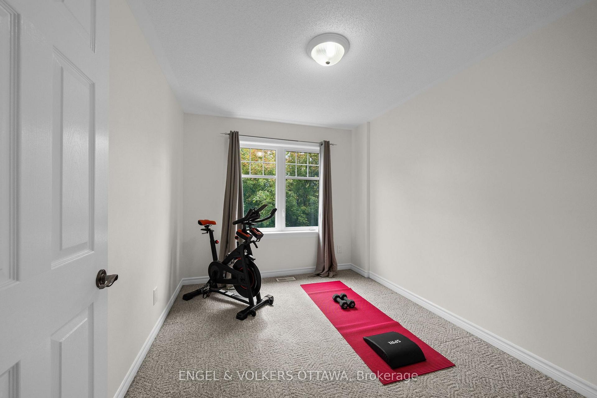 Photo 22 of 268 Horseshoe Crescent, Ottawa, Stittsville (North) — HOMEH