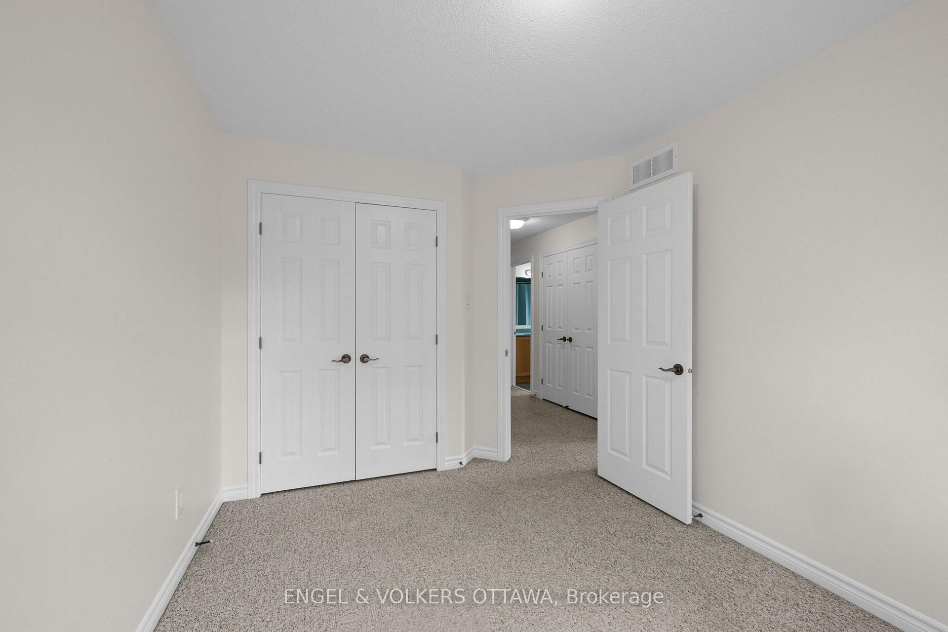 Photo 24 of 268 Horseshoe Crescent, Ottawa, Stittsville (North) — HOMEH