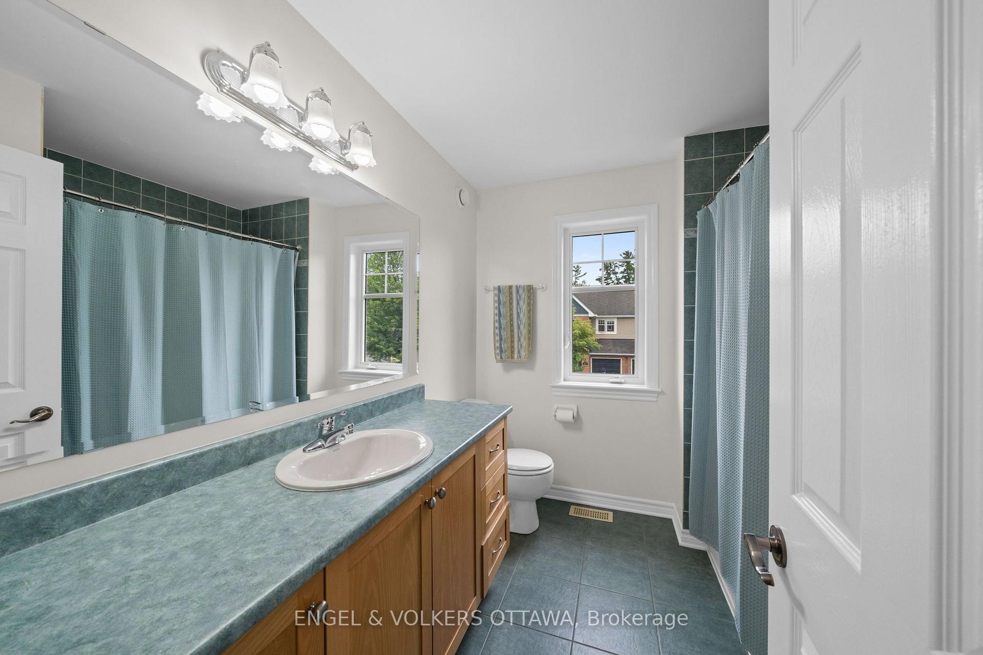 Photo 25 of 268 Horseshoe Crescent, Ottawa, Stittsville (North) — HOMEH