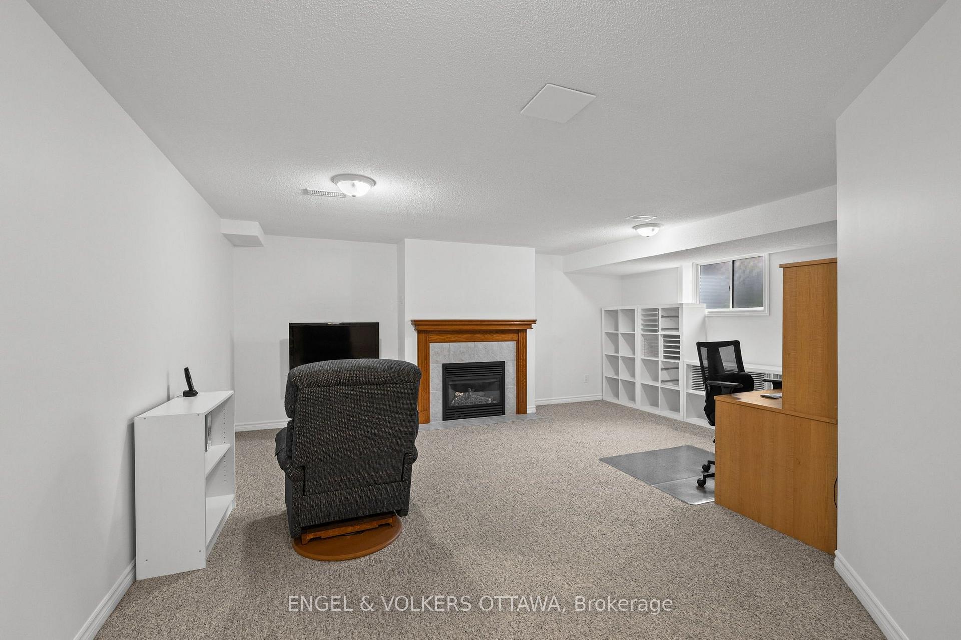 Photo 27 of 268 Horseshoe Crescent, Ottawa, Stittsville (North) — HOMEH
