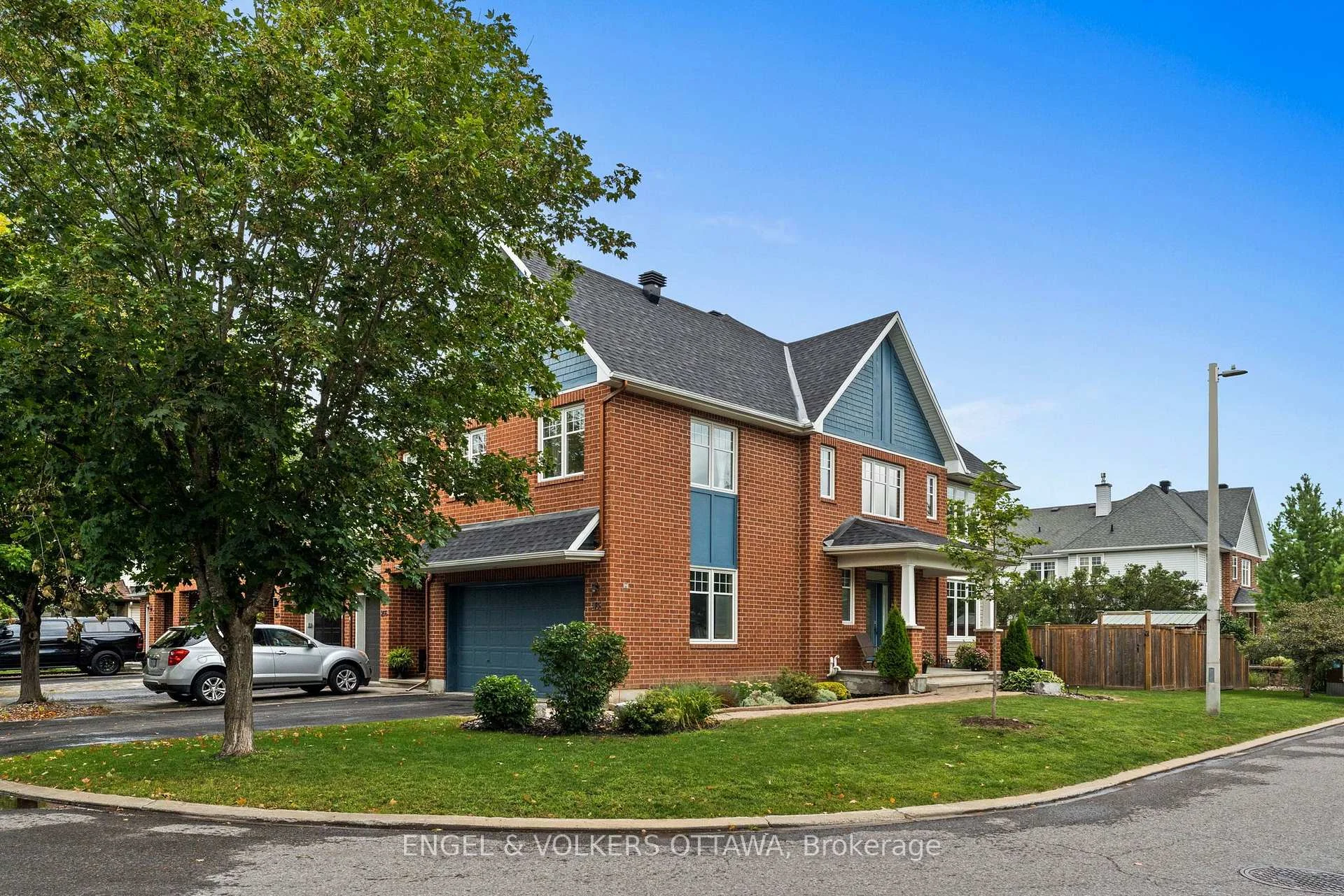 Photo 3 of 268 Horseshoe Crescent, Ottawa, Stittsville (North) — HOMEH