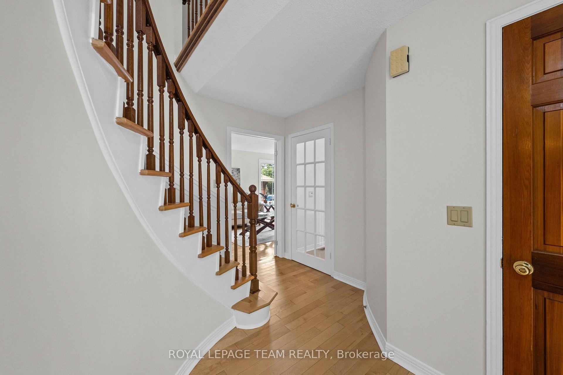 Photo 10 of 59 Naismith Crescent, Ottawa, Kanata - Katimavik — HOMEH