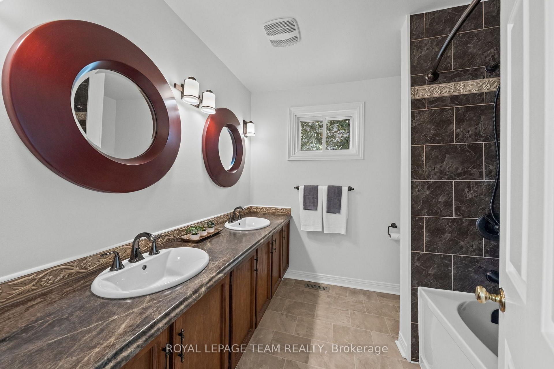 Photo 39 of 59 Naismith Crescent, Ottawa, Kanata - Katimavik — HOMEH