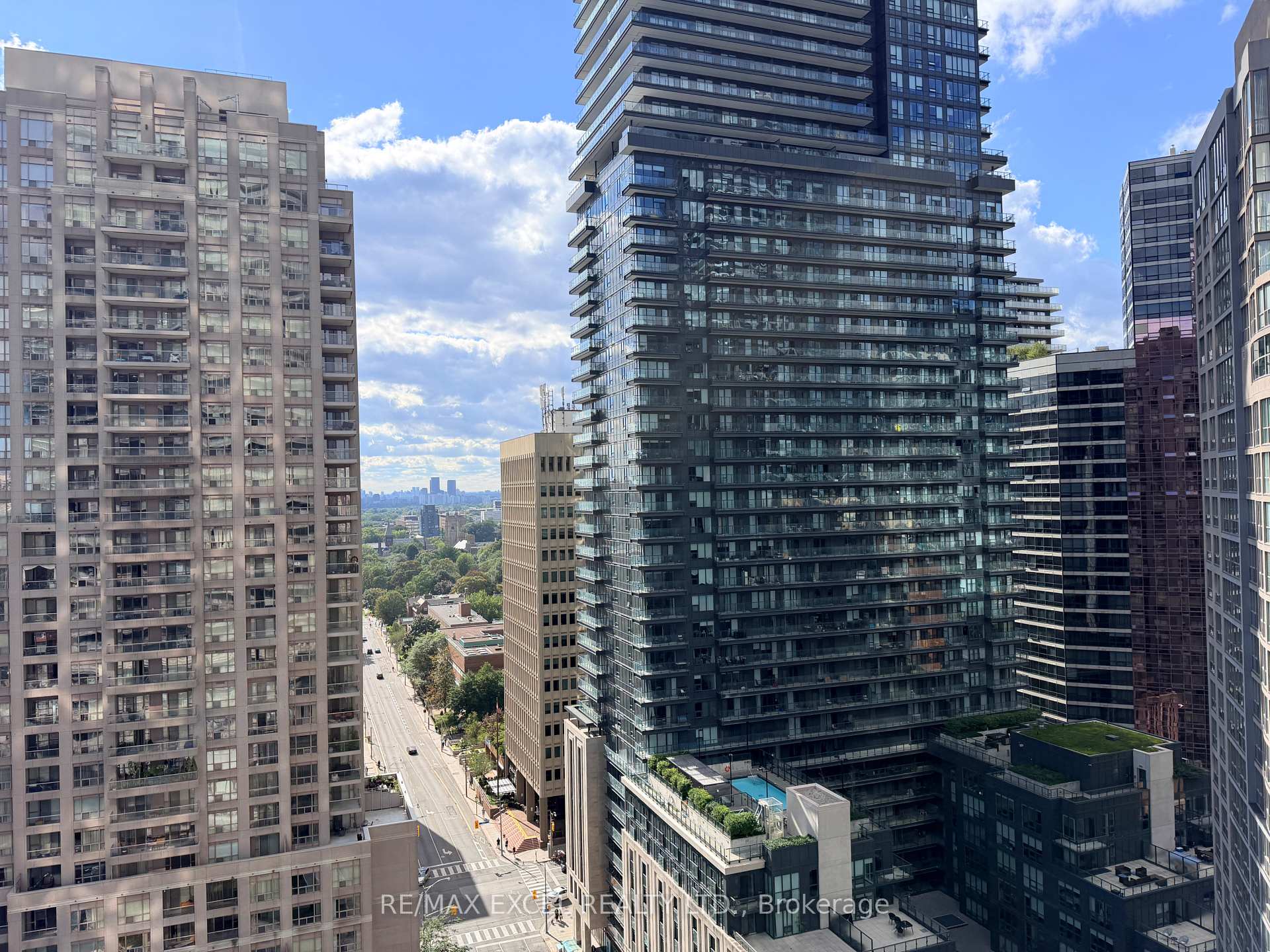 Front of Unit 1708, 11 Wellesley Street W