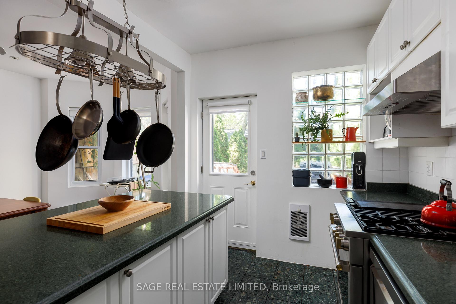 Photo 22 of Unit Main, 32 Roblocke Avenue, Toronto, Dovercourt-Wallace Emerson-Junction — HOMEH