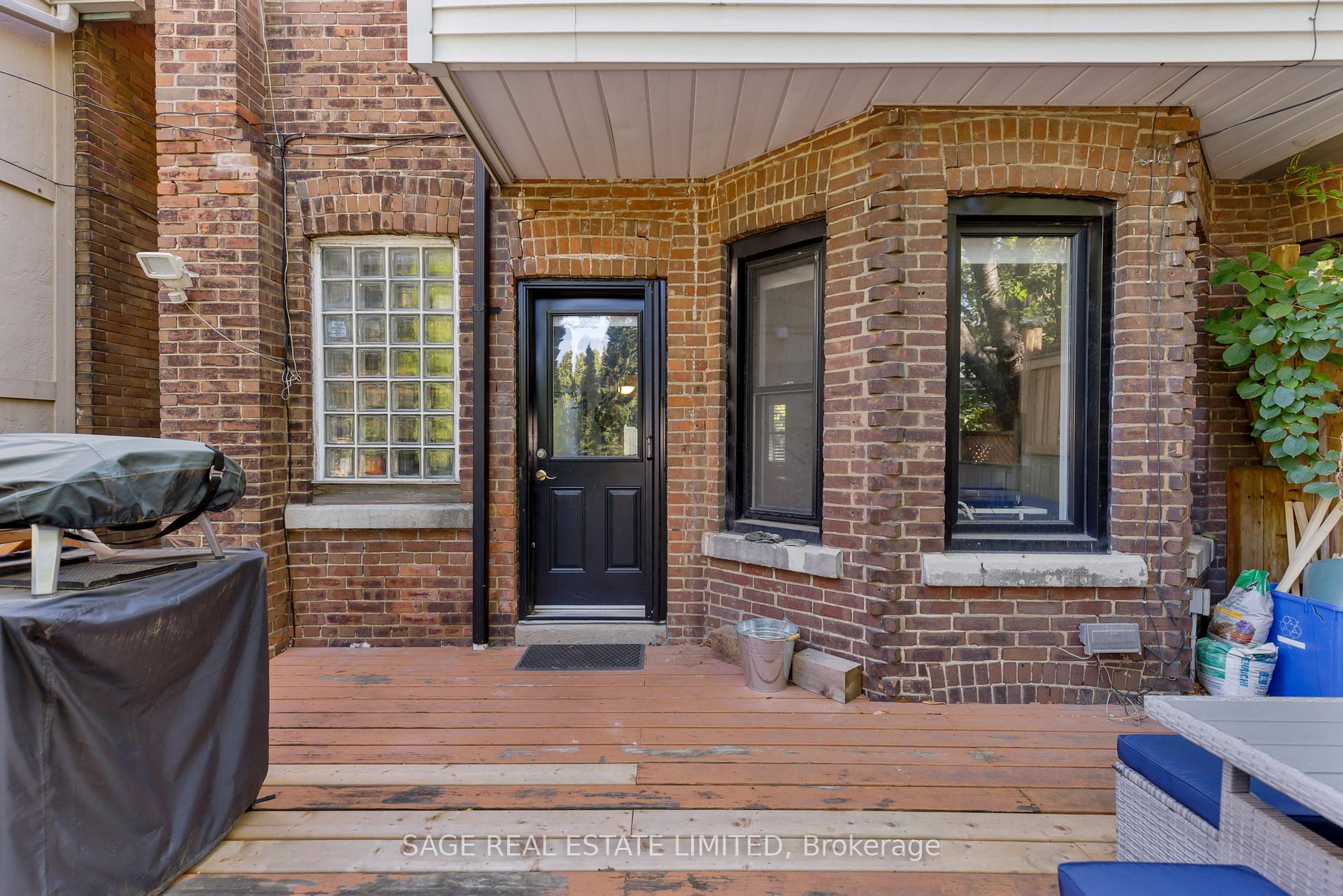 Photo 23 of Unit Main, 32 Roblocke Avenue, Toronto, Dovercourt-Wallace Emerson-Junction — HOMEH