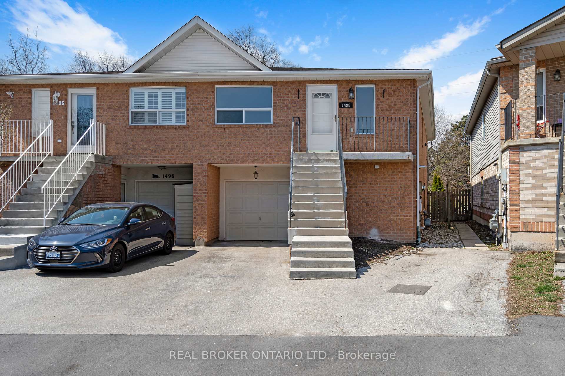 Front of Unit LOWER, 1498 Paddington Court