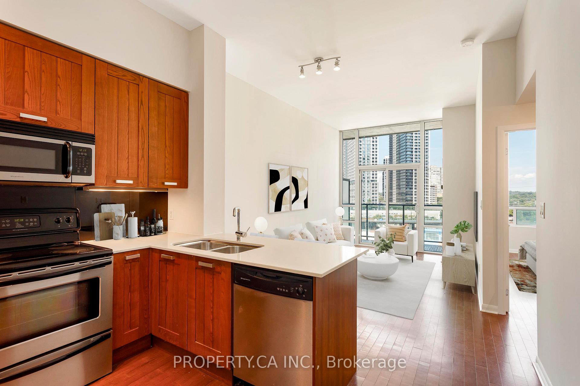 Front of Unit 703, 3391 Bloor Street W