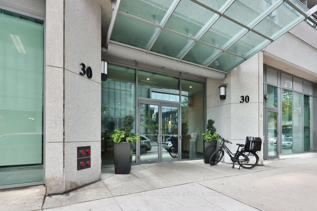 Photo 3 of Unit 708, 30 Grand Trunk Crescent, Toronto, Waterfront Communities — HOMEH