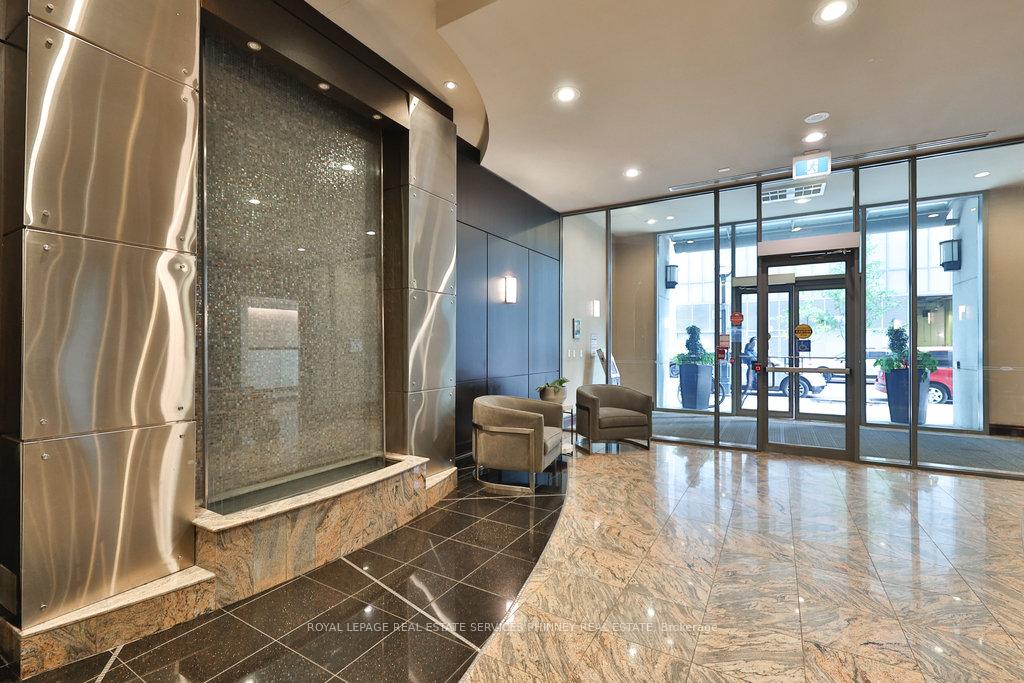 Photo 4 of Unit 708, 30 Grand Trunk Crescent, Toronto, Waterfront Communities — HOMEH