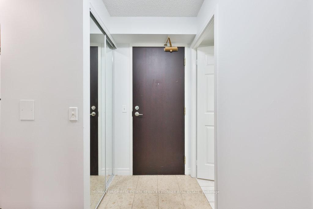 Photo 6 of Unit 708, 30 Grand Trunk Crescent, Toronto, Waterfront Communities — HOMEH