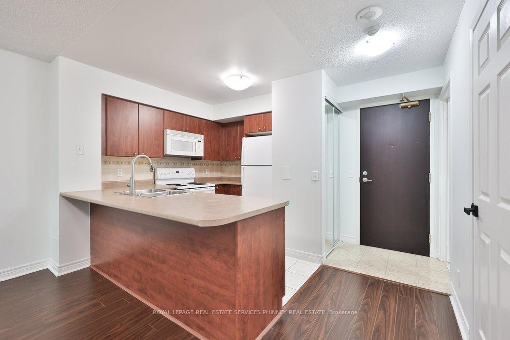Photo 7 of Unit 708, 30 Grand Trunk Crescent, Toronto, Waterfront Communities — HOMEH