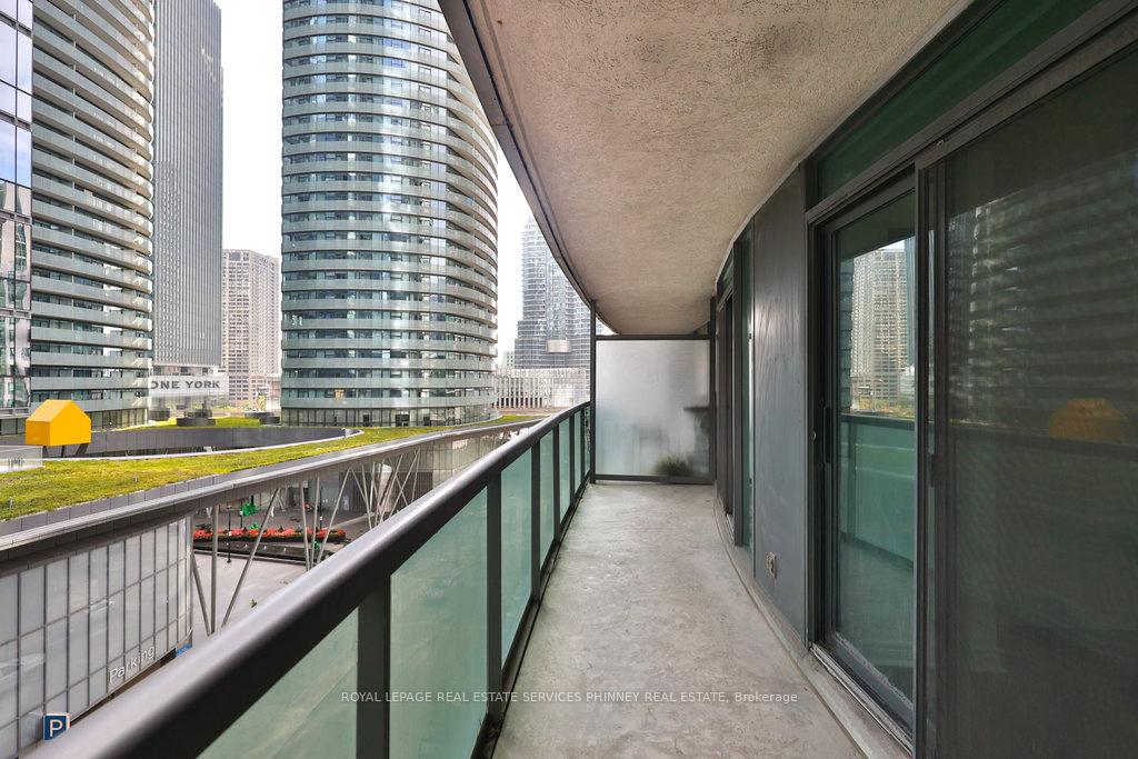 Photo 22 of Unit 708, 30 Grand Trunk Crescent, Toronto, Waterfront Communities — HOMEH