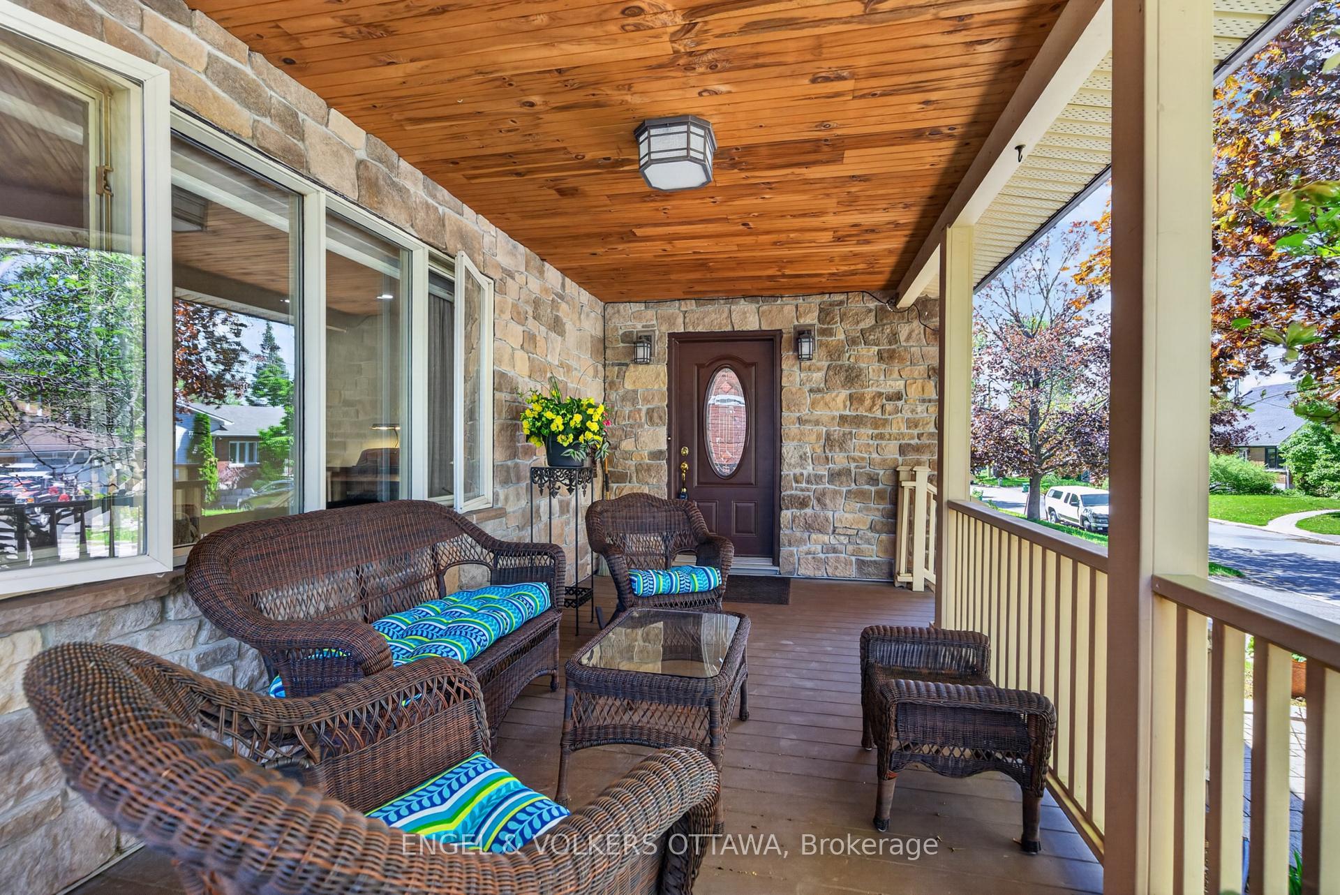 Photo 3 of 1396 Micmac Street, Ottawa, Alta Vista — HOMEH