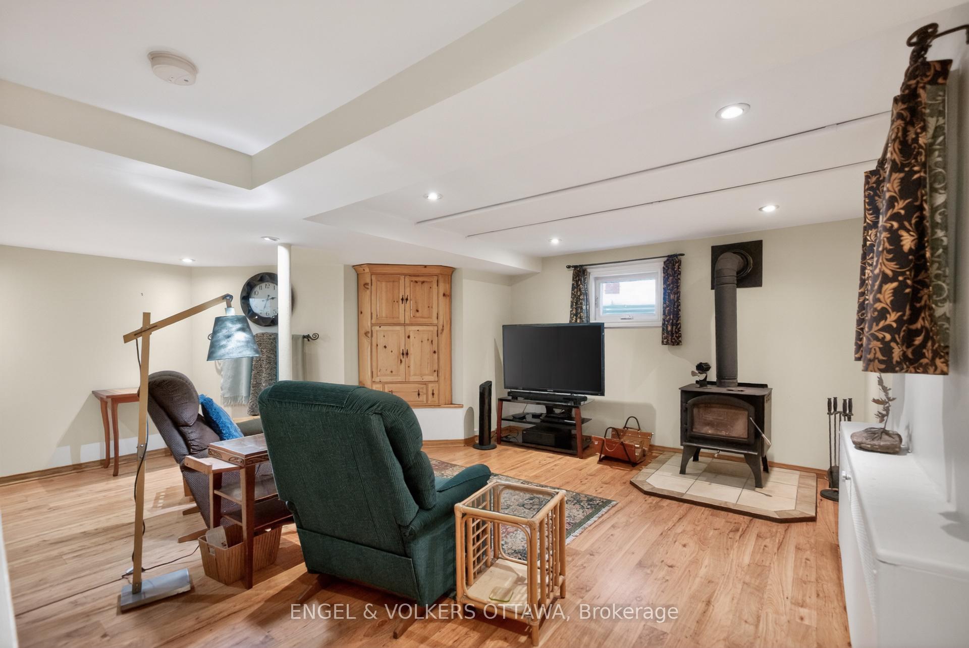 Photo 51 of 1396 Micmac Street, Ottawa, Alta Vista — HOMEH
