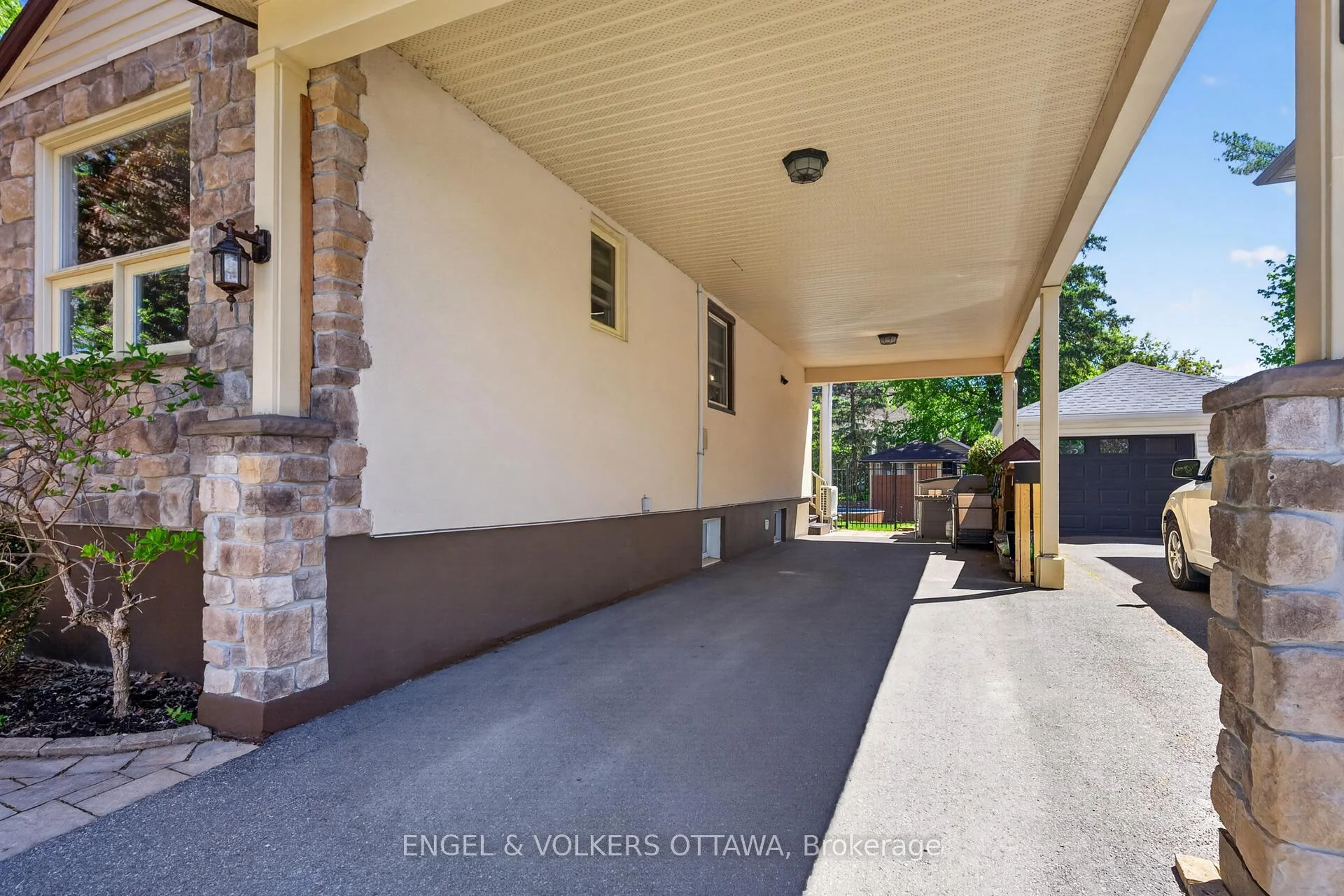 Photo 64 of 1396 Micmac Street, Ottawa, Alta Vista — HOMEH