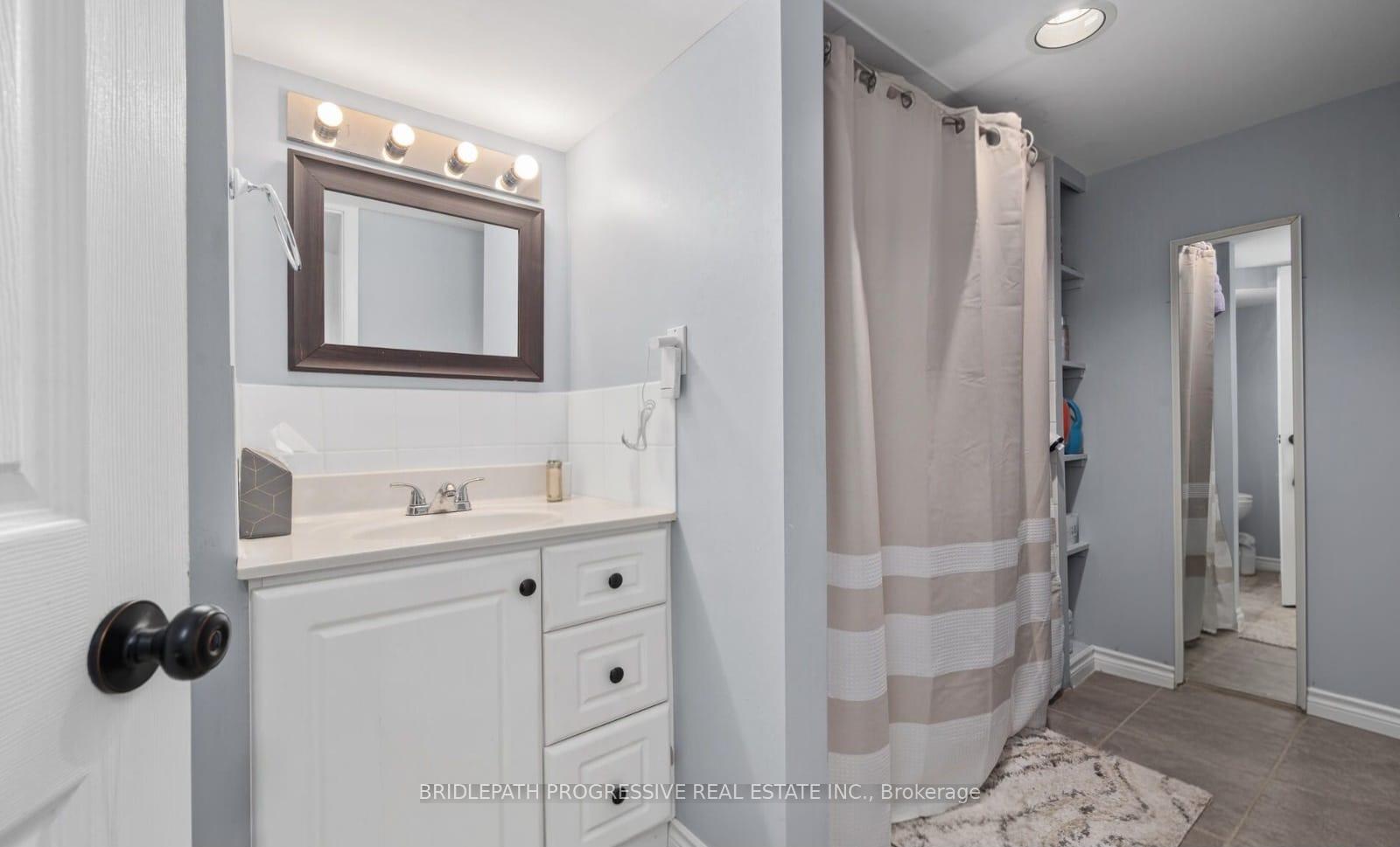 Photo 9 of 621 Wychwood Street, Oshawa, O'Neill — HOMEH