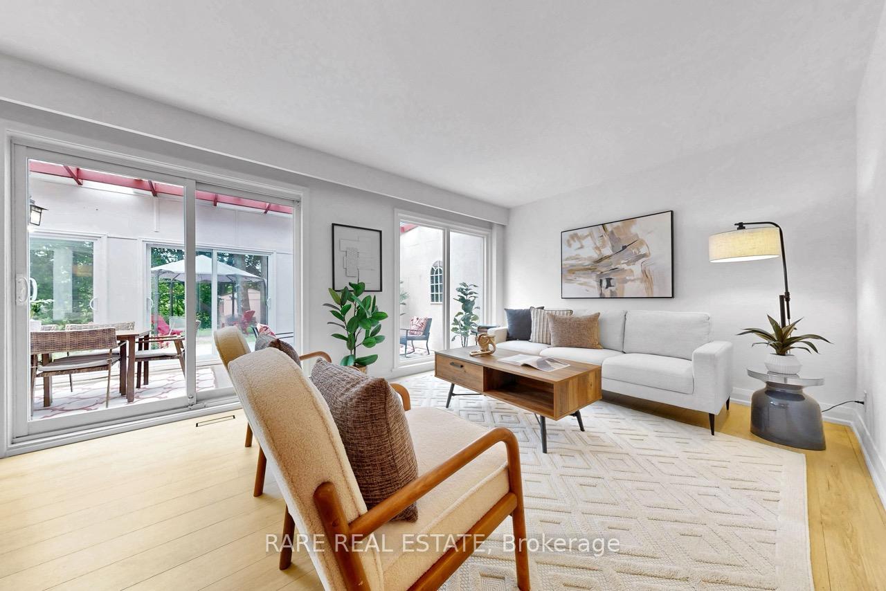Photo 5 of 192 Three Valleys Drive, North York, Parkwoods-Donalda — HOMEH