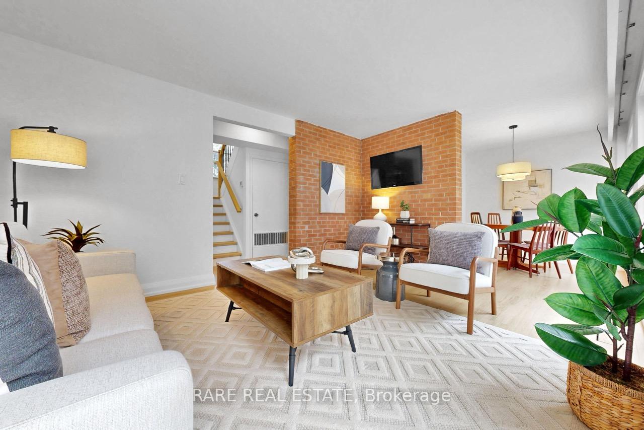 Photo 7 of 192 Three Valleys Drive, North York, Parkwoods-Donalda — HOMEH