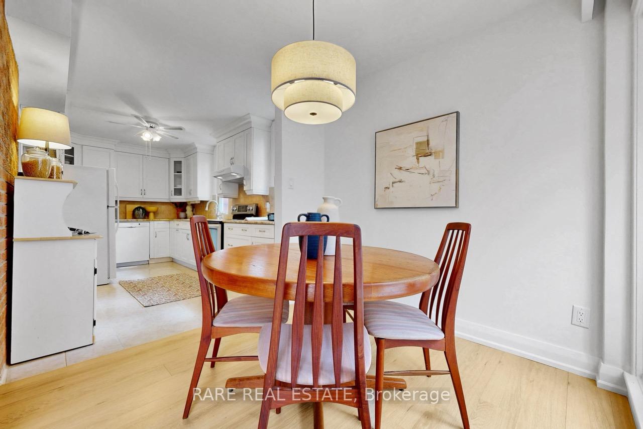 Photo 10 of 192 Three Valleys Drive, North York, Parkwoods-Donalda — HOMEH