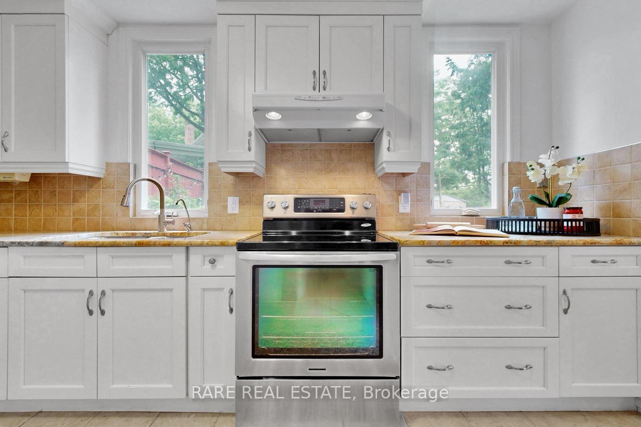 Photo 14 of 192 Three Valleys Drive, North York, Parkwoods-Donalda — HOMEH