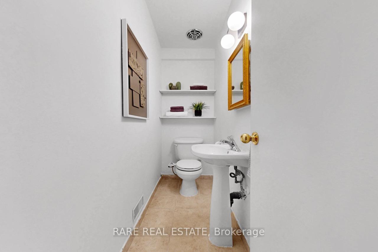 Photo 23 of 192 Three Valleys Drive, North York, Parkwoods-Donalda — HOMEH