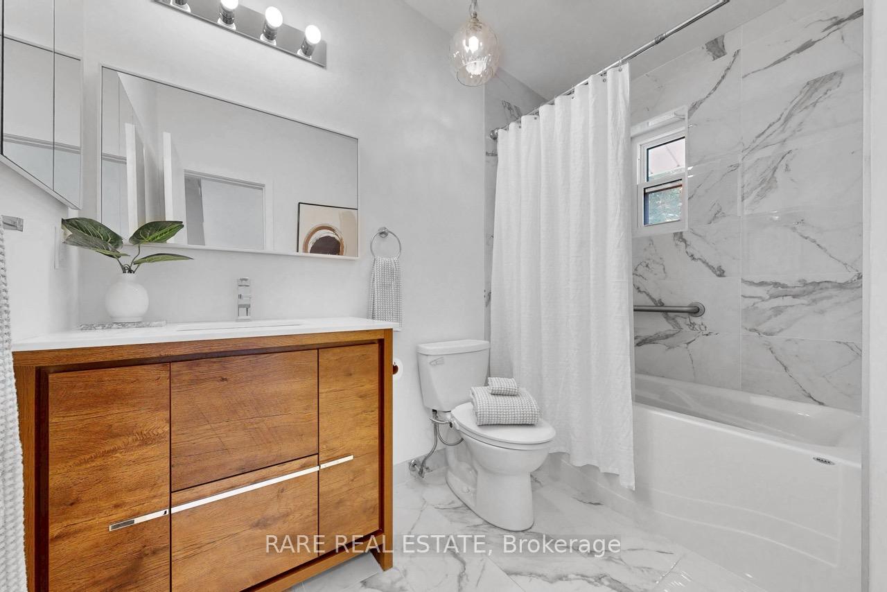 Photo 34 of 192 Three Valleys Drive, North York, Parkwoods-Donalda — HOMEH