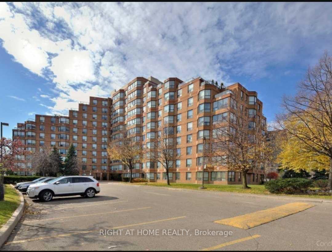 Front of Unit 813, 6 Humberline Drive