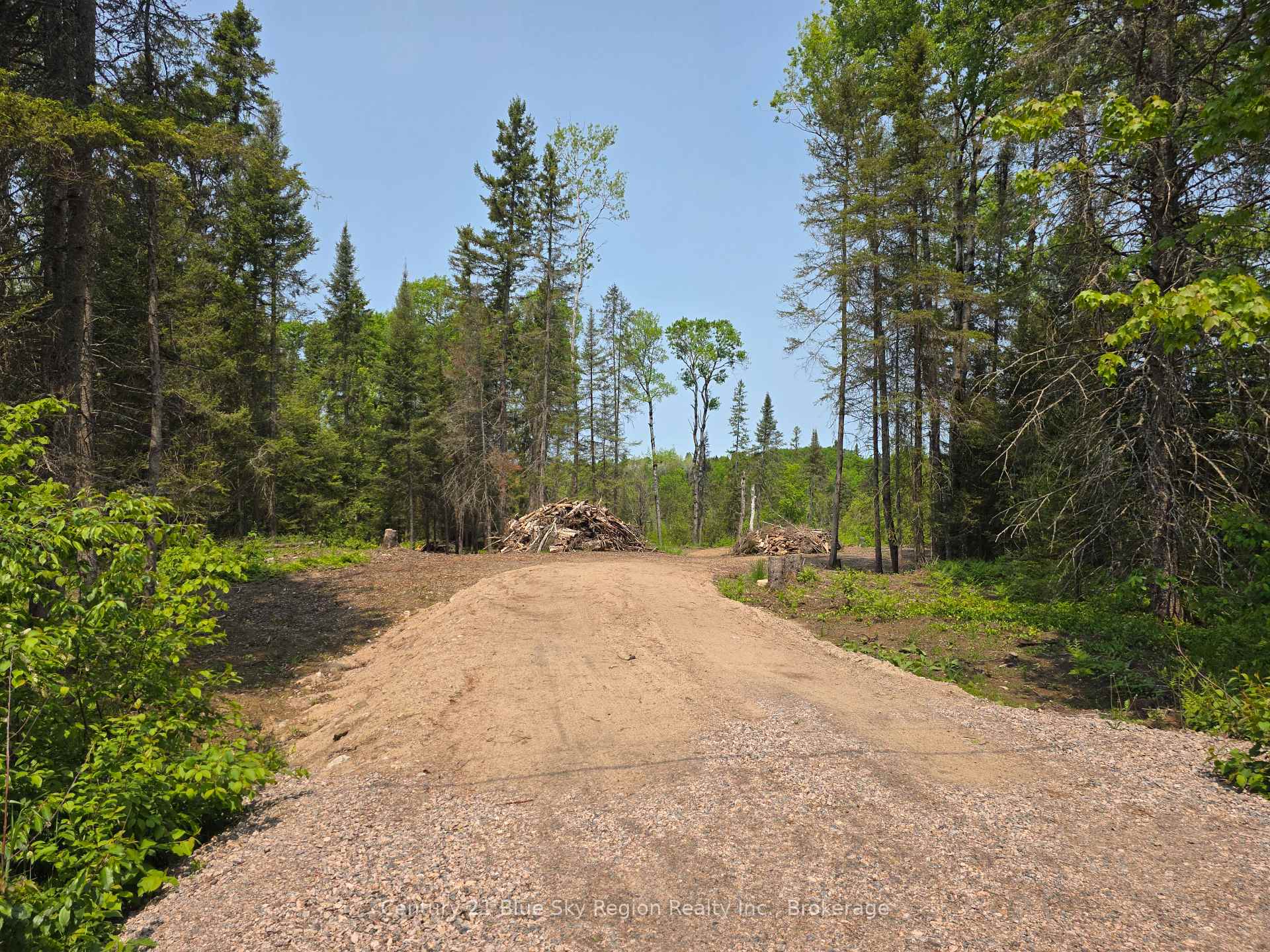 Photo 10 of 356 Hunt Line, Powassan — HOMEH