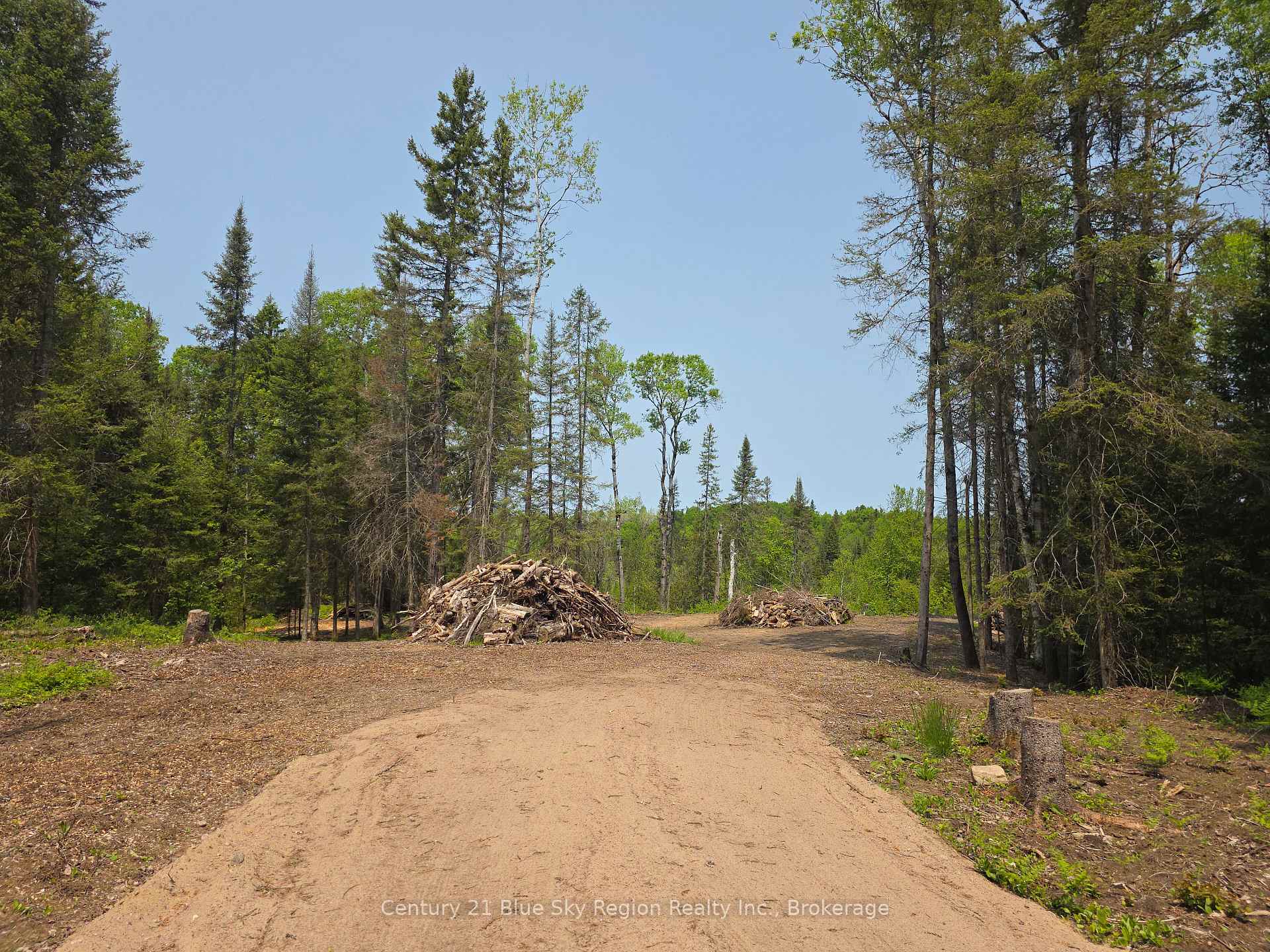 Photo 11 of 356 Hunt Line, Powassan — HOMEH