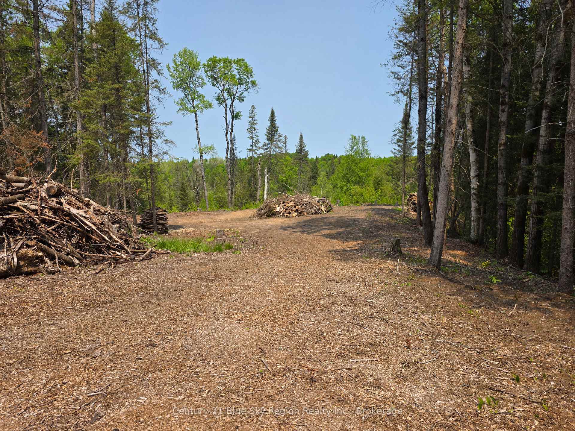 Photo 12 of 356 Hunt Line, Powassan — HOMEH