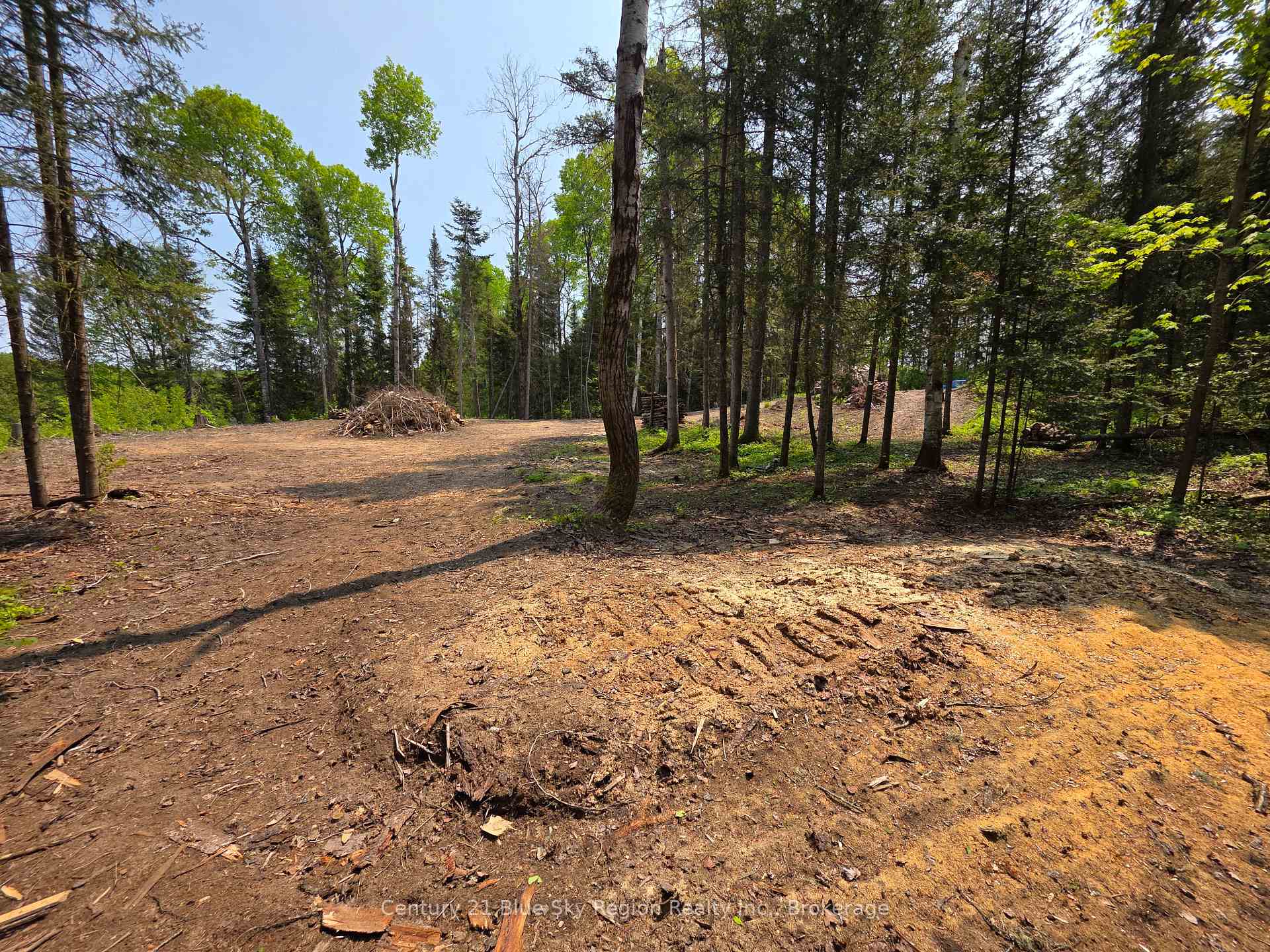 Photo 19 of 356 Hunt Line, Powassan — HOMEH