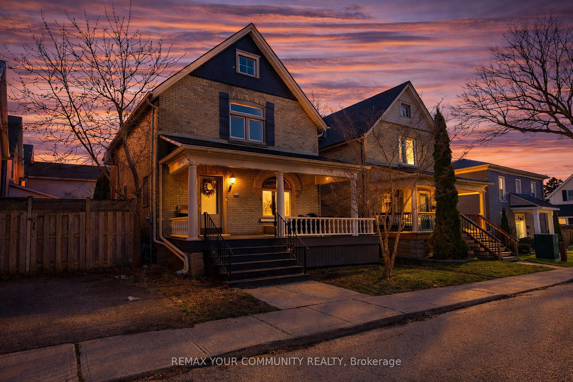 Photo 2 of 20 Victoria Street, St. Thomas — HOMEH