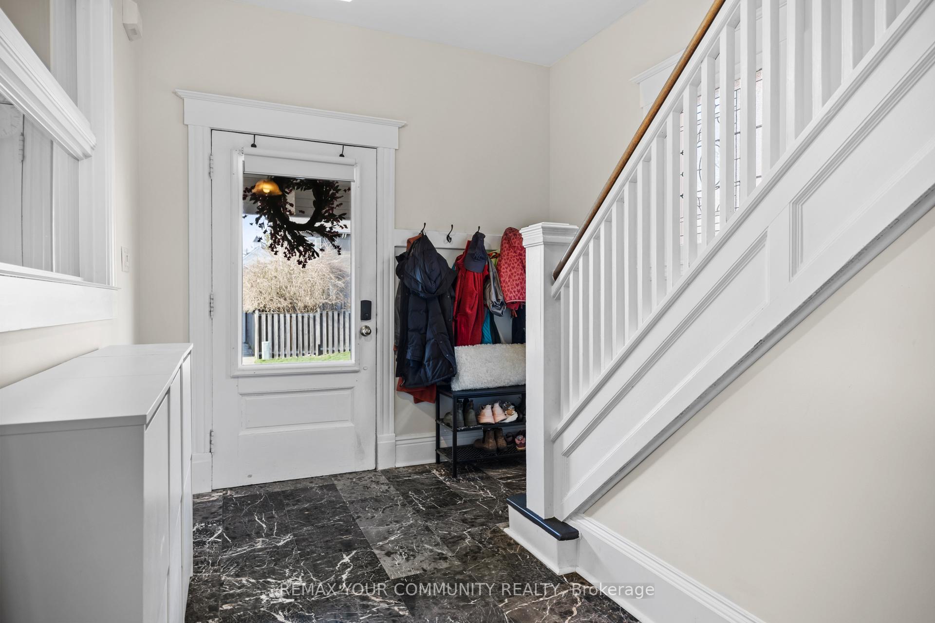 Photo 3 of 20 Victoria Street, St. Thomas — HOMEH