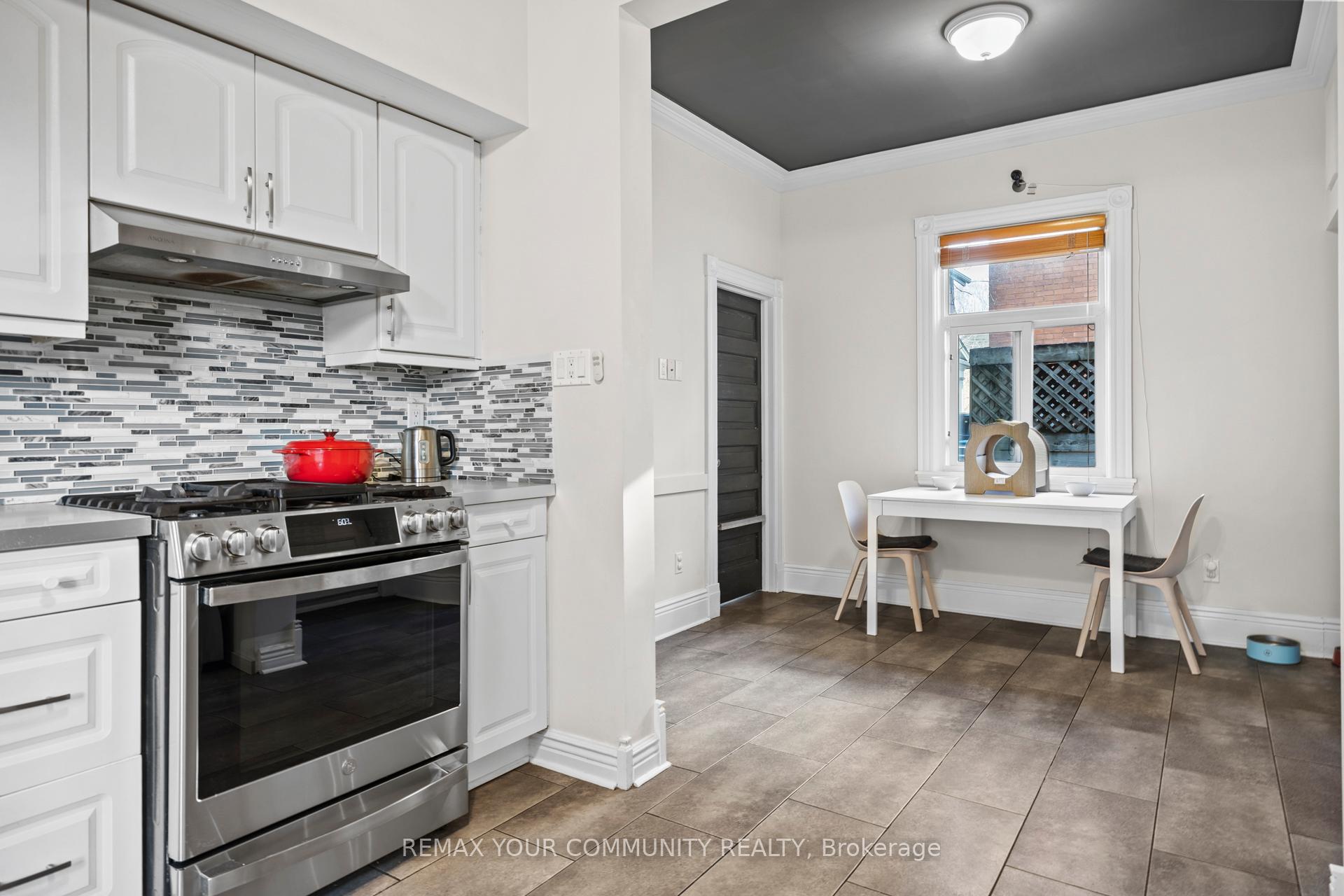 Photo 10 of 20 Victoria Street, St. Thomas — HOMEH