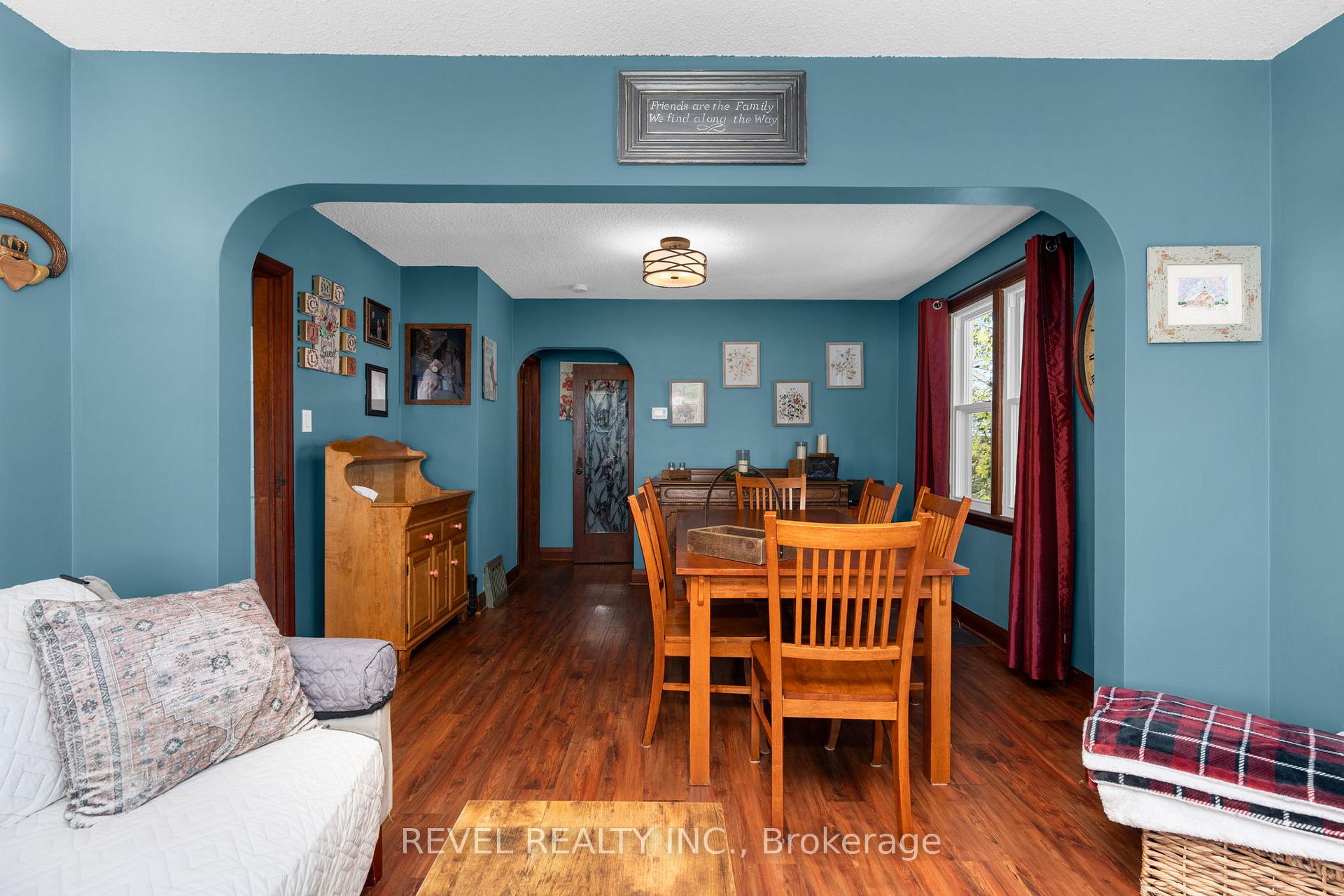 Photo 6 of 2940 Old Second Road S, Springwater, Midhurst — HOMEH