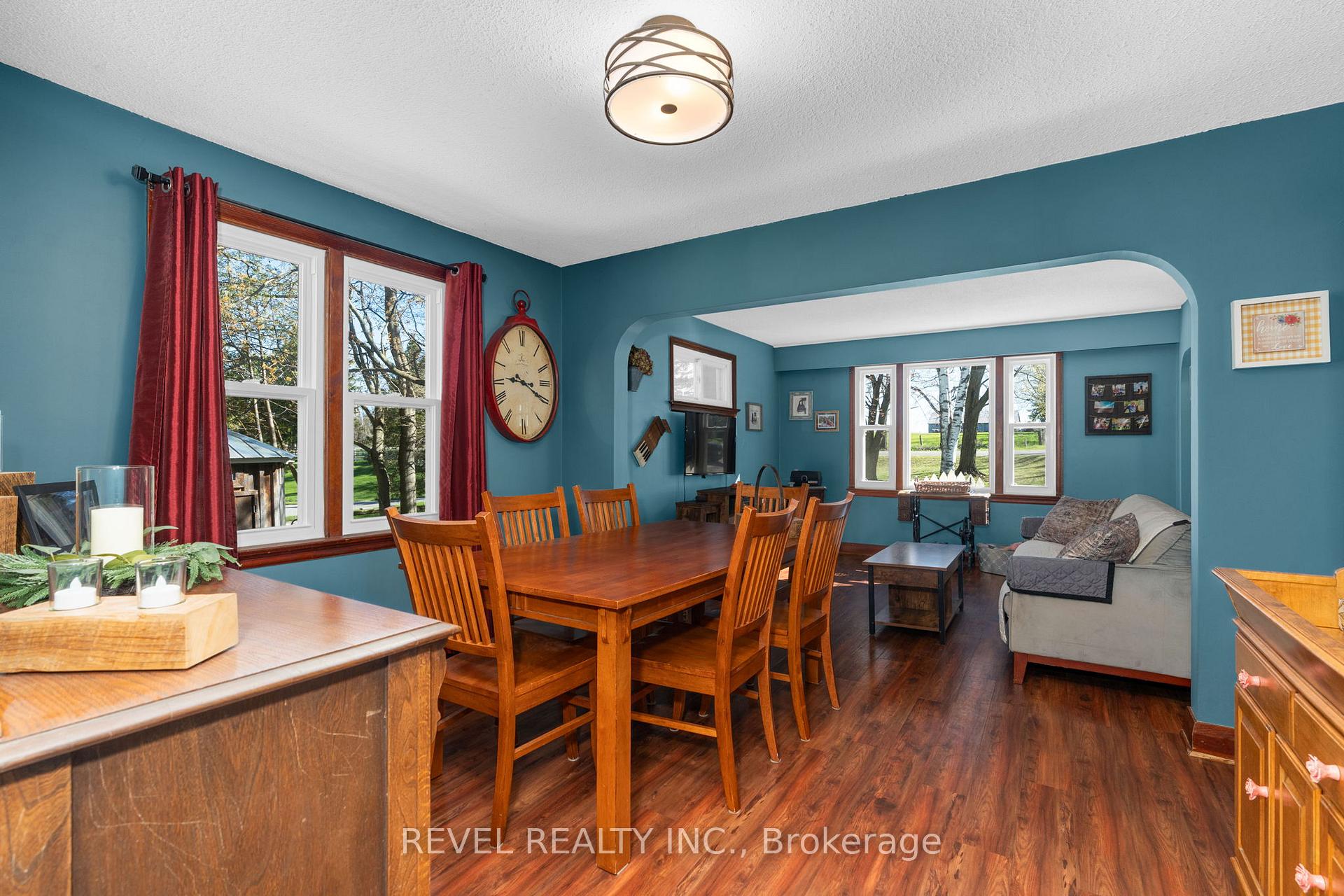 Photo 8 of 2940 Old Second Road S, Springwater, Midhurst — HOMEH