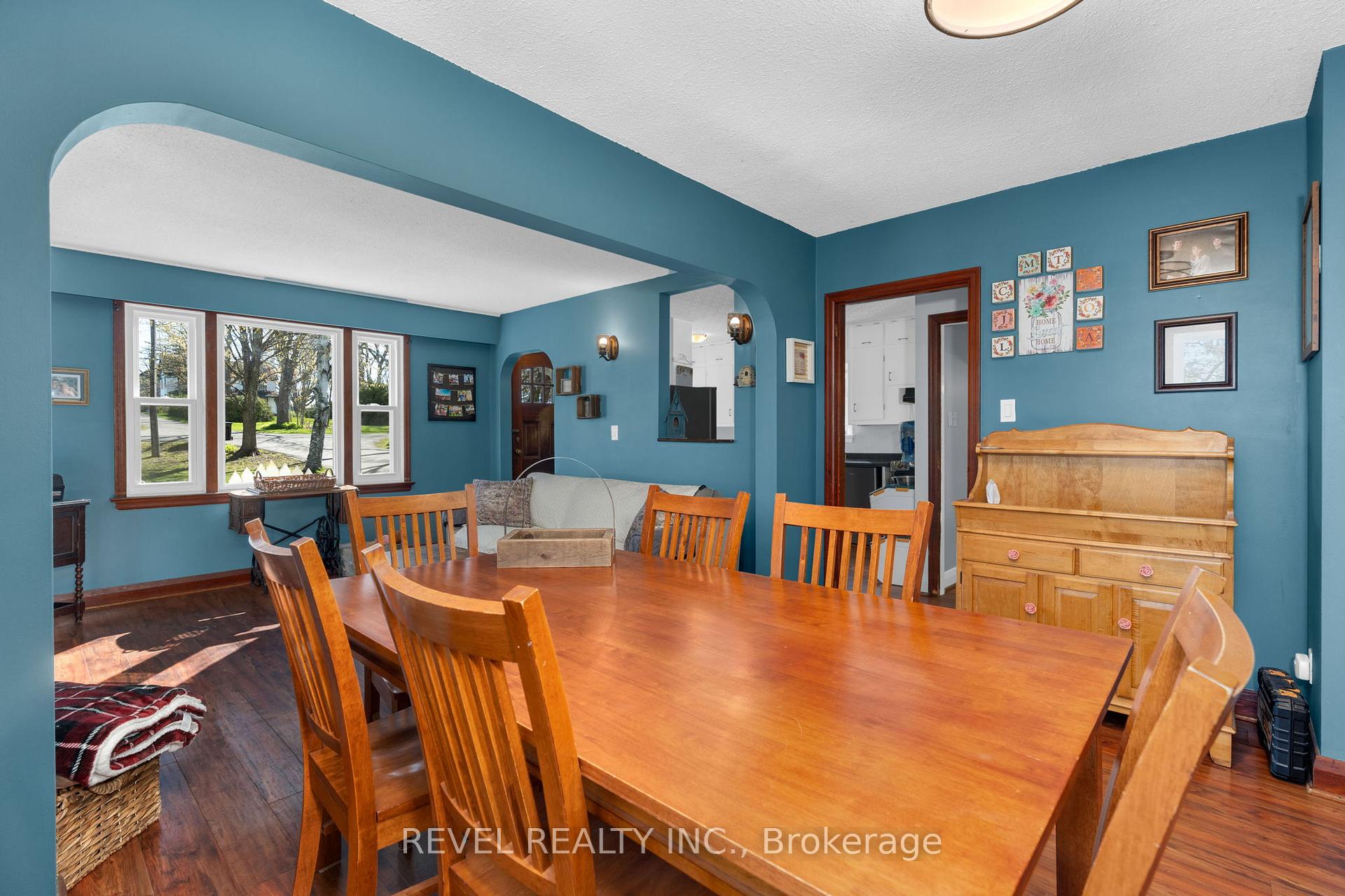 Photo 9 of 2940 Old Second Road S, Springwater, Midhurst — HOMEH